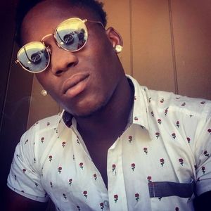 Meet your Posher, Zay